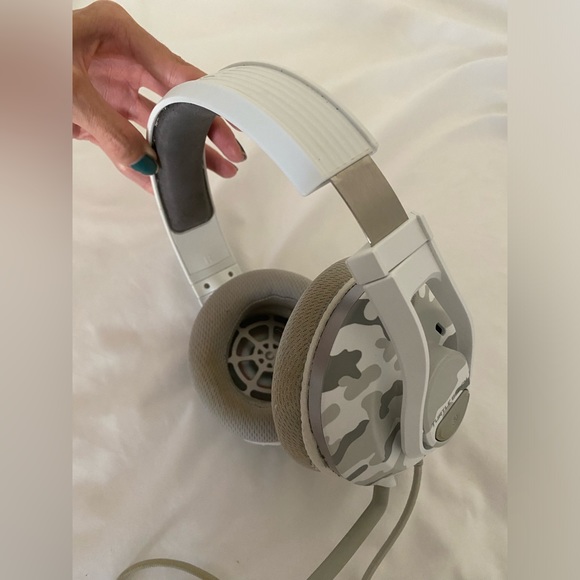 Turtle Beach Recon 500 Arctic Camo Wired Gaming Headset - Picture 10 of 12